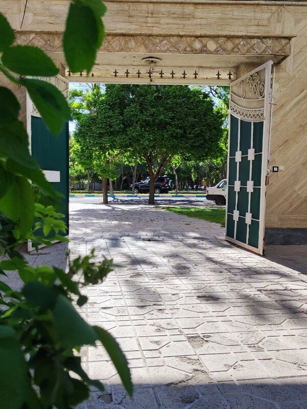 ورودی مه کافه در زنجان